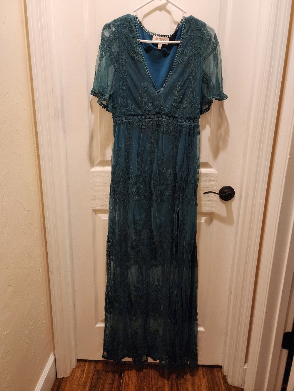 Shyanne Teal Lace V-Neck Maxi Dress. *899.12